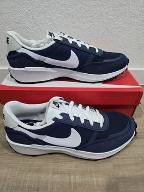 Nike Waffle Debut Men's Navy White Low-Top Running Sneakers.11M / 12.5W